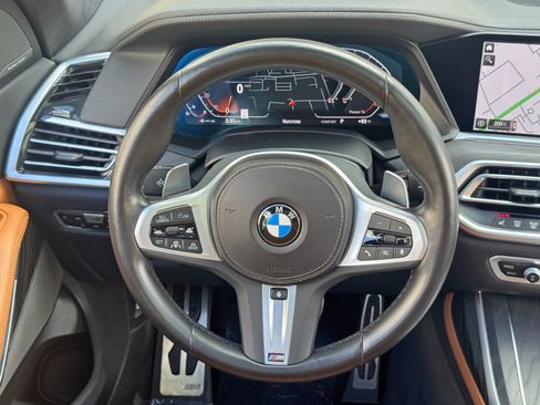 Used 2022 BMW X7 xDrive40i w/ M Sport Package AWD/4WD image 21