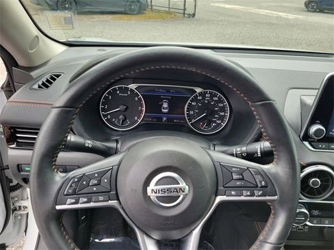 Used 2023 Nissan Sentra SR w/ SR Premium Package image 16