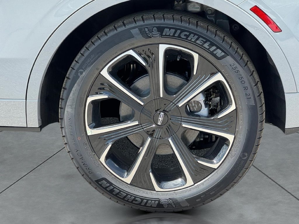 New 2026 Lincoln Nautilus Reserve AWD/4WD image 9