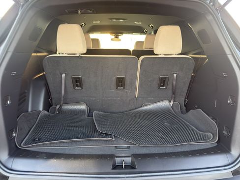 Certified 2023 Chevrolet Traverse LS w/ LPO, Floor Liner Package AWD/4WD image 36
