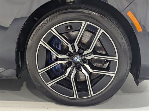 Used 2023 BMW 740i image 26