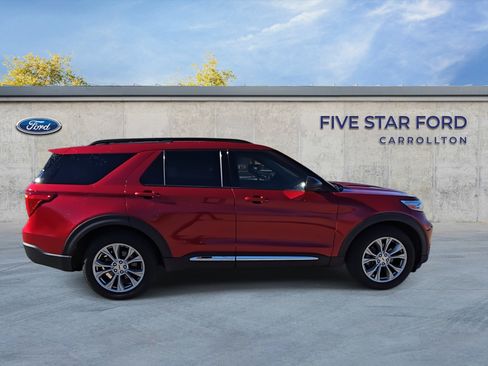 Used 2023 Ford Explorer XLT w/ Equipment Group 202A image 9