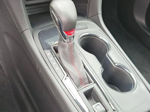 Used 2023 Chevrolet Equinox RS FWD image 16