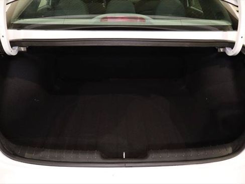 Used 2024 Hyundai Elantra SE FWD image 15