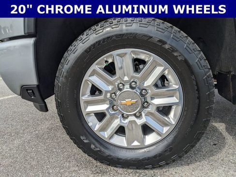 Used 2025 Chevrolet Silverado 2500 High Country w/ High Country Premium Package AWD/4WD image 8