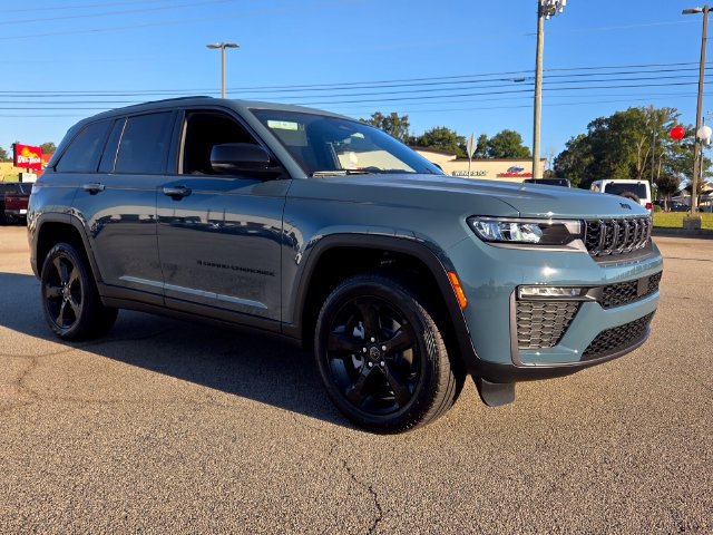 New 2027 Jeep Grand Cherokee Limited RWD image 1