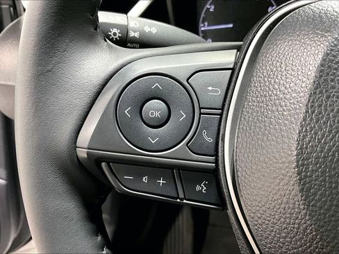 Used 2025 Toyota Corolla SE image 23