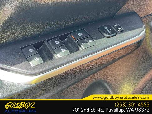 Used 2015 Toyota Camry SE FWD image 31