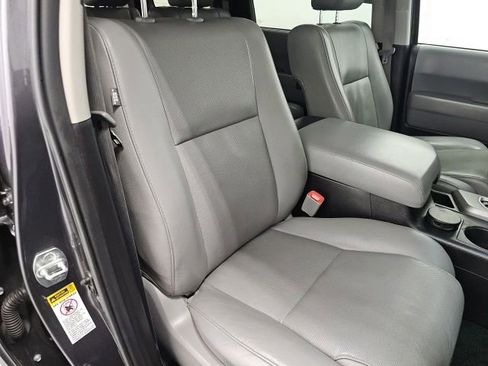 Used 2017 Toyota Sequoia Platinum AWD/4WD image 42