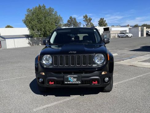 Used 2016 Jeep Renegade Trailhawk w/ Premium Trailhawk Package image 2