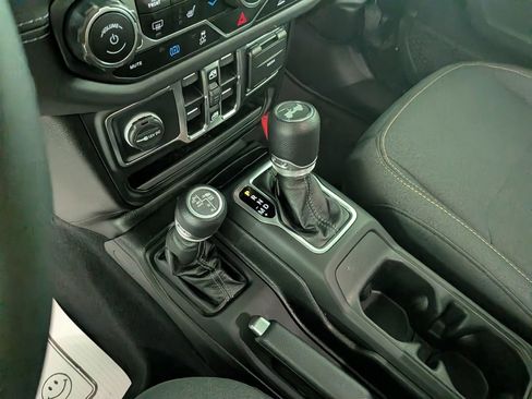 Certified 2025 Jeep Wrangler Unlimited Sahara image 26