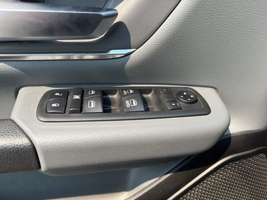 Used 2019 RAM 1500 Big Horn AWD/4WD image 16