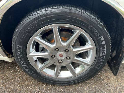 Used 2011 Cadillac DTS Luxury FWD image 28