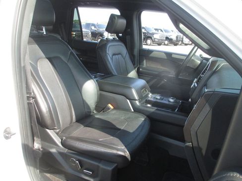 Used 2019 Ford Expedition Limited w/ Equipment Group 302A AWD/4WD image 24
