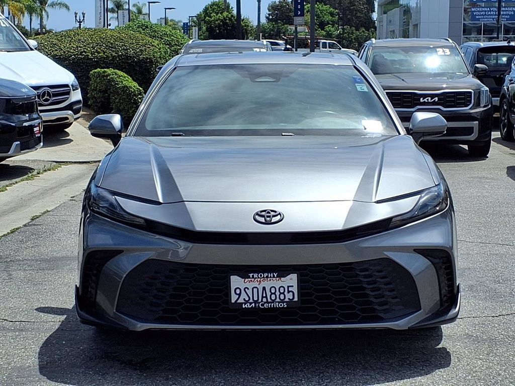 Used 2025 Toyota Camry SE w/ Convenience Package FWD image 2