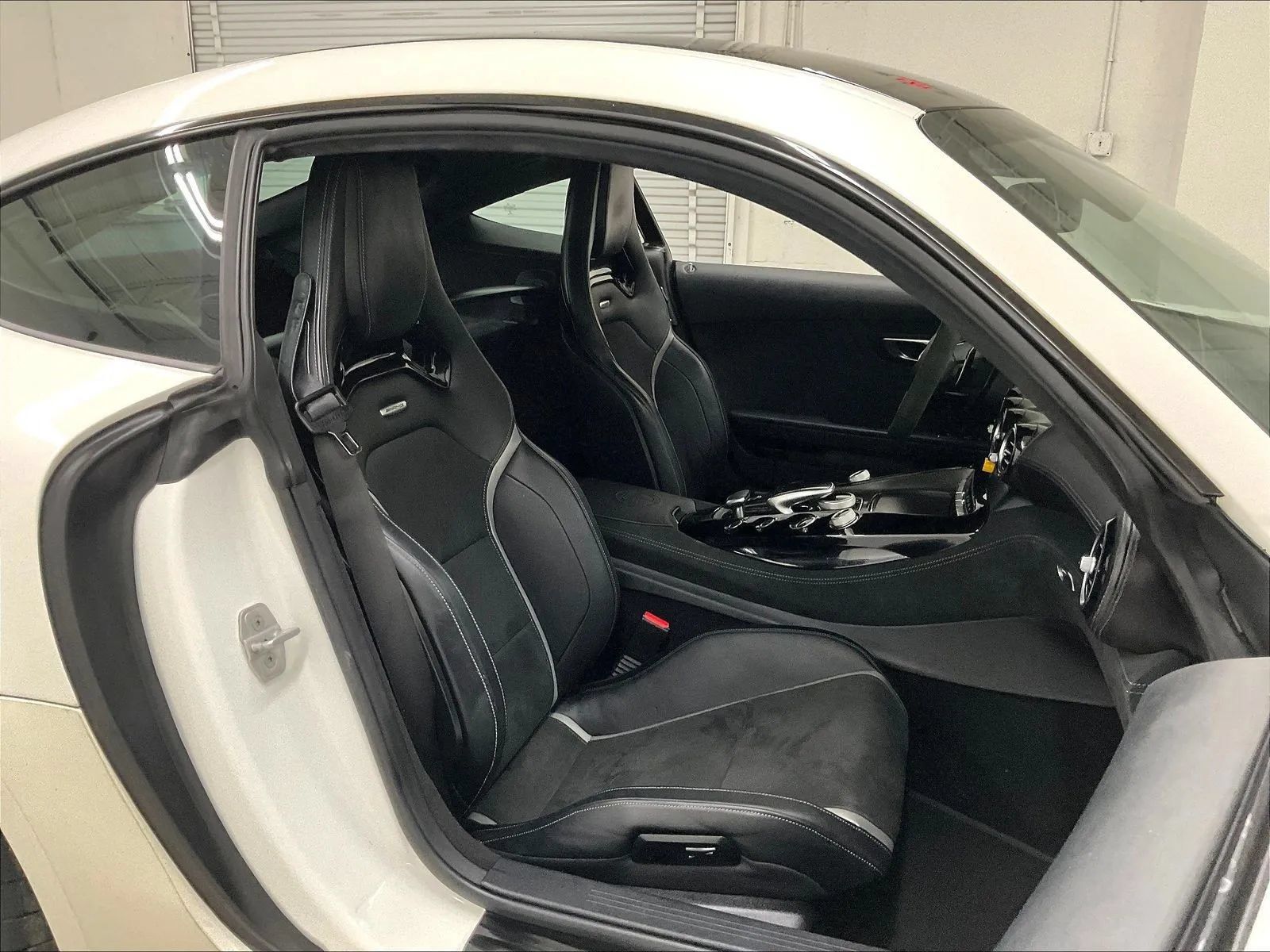 Used 2018 Mercedes-Benz AMG GT R image 12