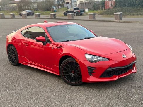 Used 2017 Toyota 86 RWD image 2