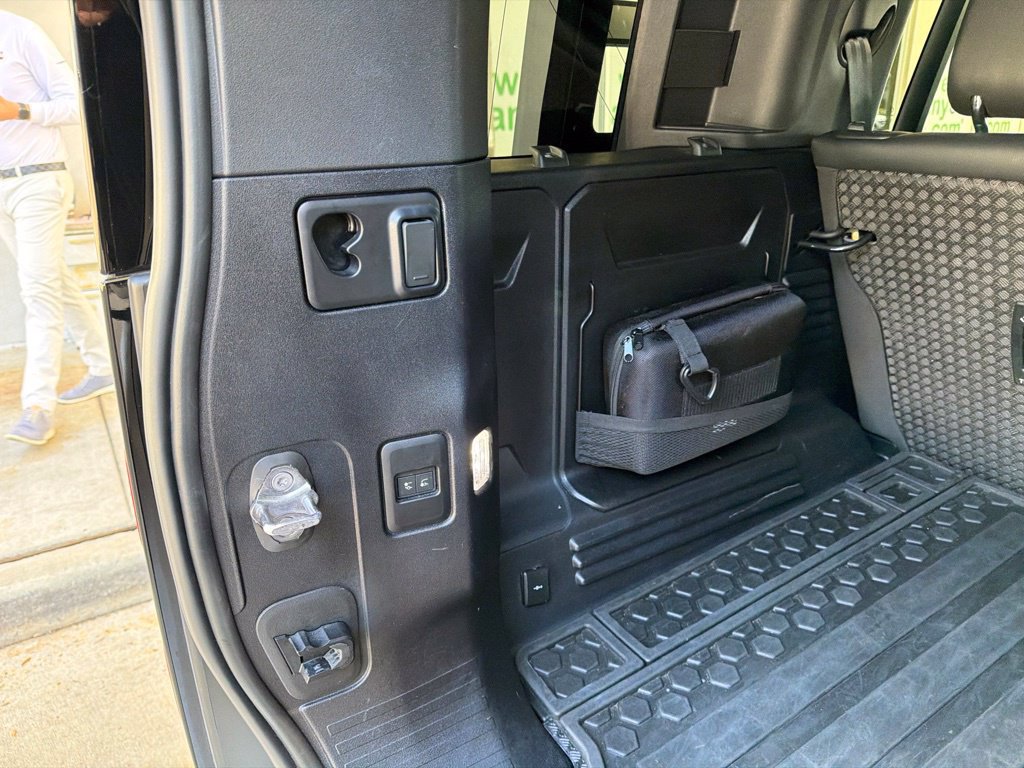 Used 2023 Land Rover Defender 110 S AWD/4WD image 43