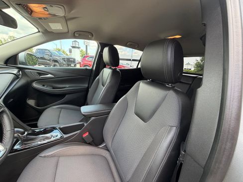 Used 2023 Buick Encore GX Select w/ Sport Touring Package FWD image 4