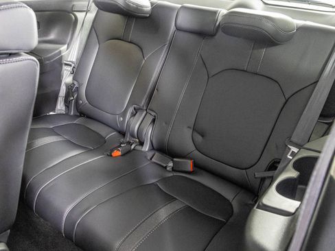 Used 2025 Honda Pilot Touring image 40