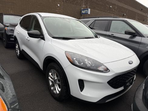 Used 2022 Ford Escape SE image 2