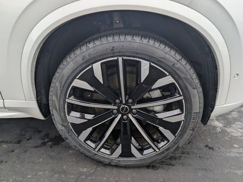 Used 2025 Volvo XC90 B6 Plus image 7