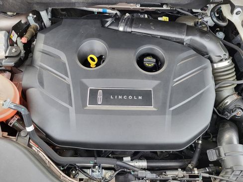 Used 2019 Lincoln MKC Select w/ Select Plus Package AWD/4WD image 20