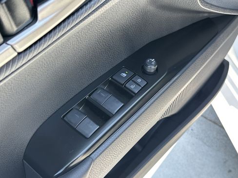 Used 2025 Toyota Camry SE FWD image 15