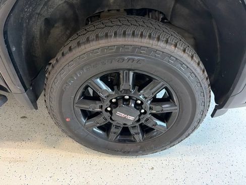Used 2024 GMC Sierra 2500 AT4 w/ AT4 Premium Plus Package AWD/4WD image 14