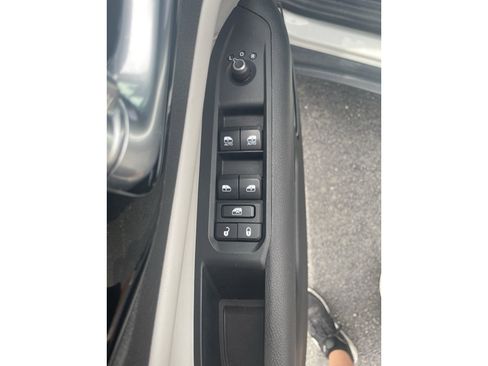Used 2025 Jeep Compass Limited AWD/4WD image 13