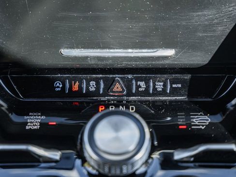 Used 2022 Jeep Wagoneer Series III image 24