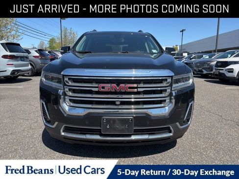 Used 2023 GMC Acadia SLT w/ Technology Package AWD/4WD image 2