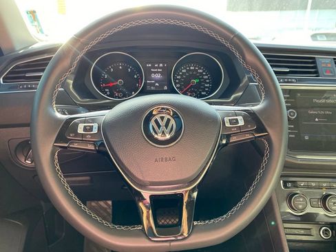 Used 2021 Volkswagen Tiguan SE FWD image 9