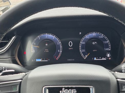 Used 2025 Jeep Grand Cherokee Altitude AWD/4WD image 20