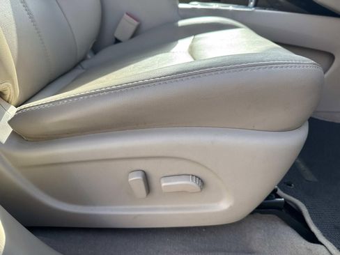 Used 2014 Nissan Pathfinder SL w/ SL Tech Package image 14