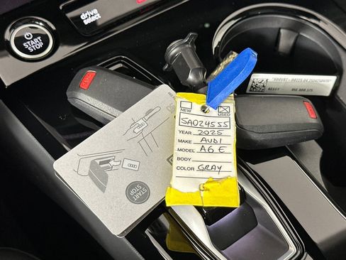 Used 2025 Audi A6 e-tron Premium w/ Convenience Package image 23