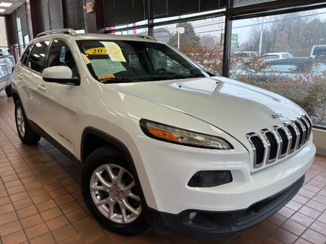 Used 2015 Jeep Cherokee Latitude AWD/4WD image 1