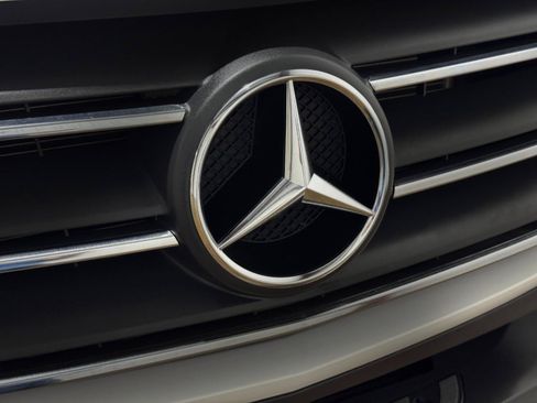 Used 2023 Mercedes-Benz Sprinter 2500 w/ Acoustic Package image 76