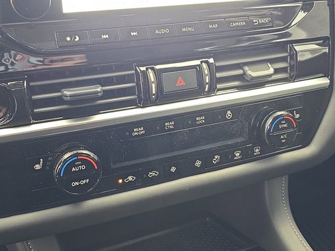 New 2025 Nissan Pathfinder SL image 25