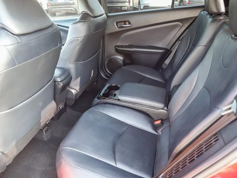 Used 2018 Toyota Prius Prime Premium image 19