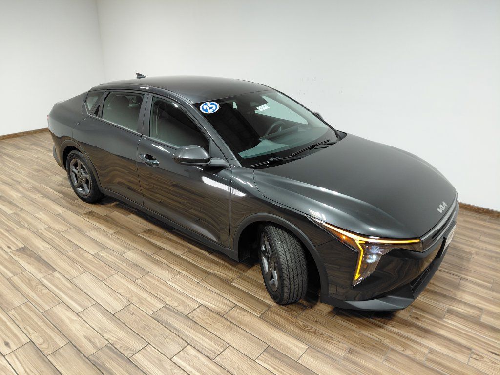 Used 2025 Kia K4 FWD image 13