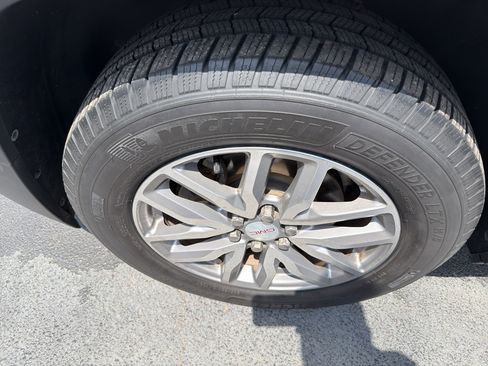Used 2018 GMC Acadia SLE FWD image 10