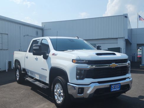 Used 2025 Chevrolet Silverado 2500 LT w/ All Star Edition AWD/4WD image 7