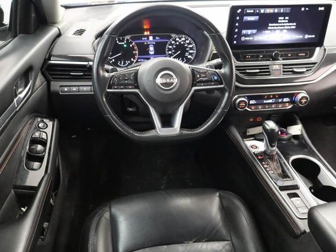 Used 2023 Nissan Altima 2.0 SR FWD image 4
