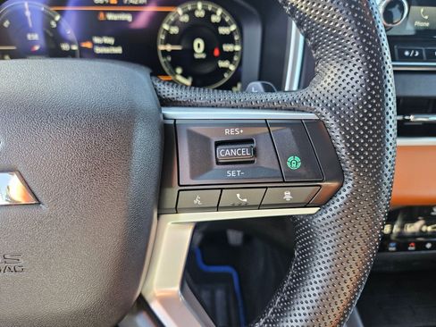 Used 2025 Mitsubishi Outlander SEL AWD/4WD image 22