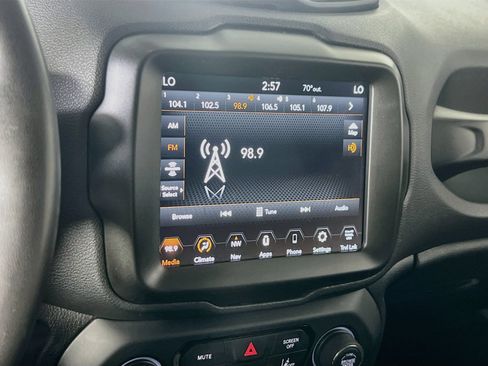 Used 2023 Jeep Renegade Trailhawk AWD/4WD image 15