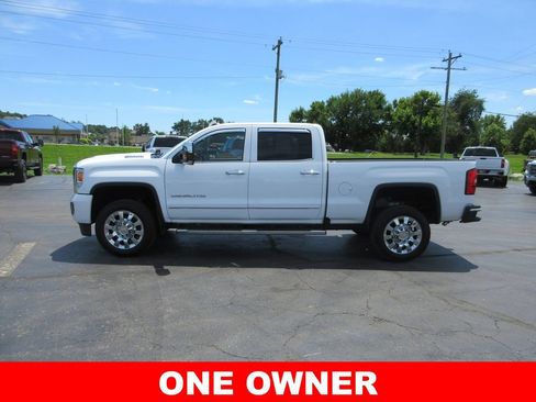 Certified 2017 GMC Sierra 2500 Denali w/ Duramax Plus Package AWD/4WD image 10