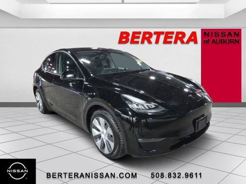 Used 2021 Tesla Model Y Long Range image 4