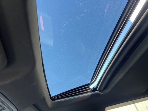 Used 2022 GMC Sierra 1500 AT4 w/ AT4 Preferred Package image 2