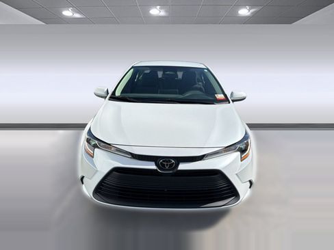 Used 2024 Toyota Corolla LE FWD image 6